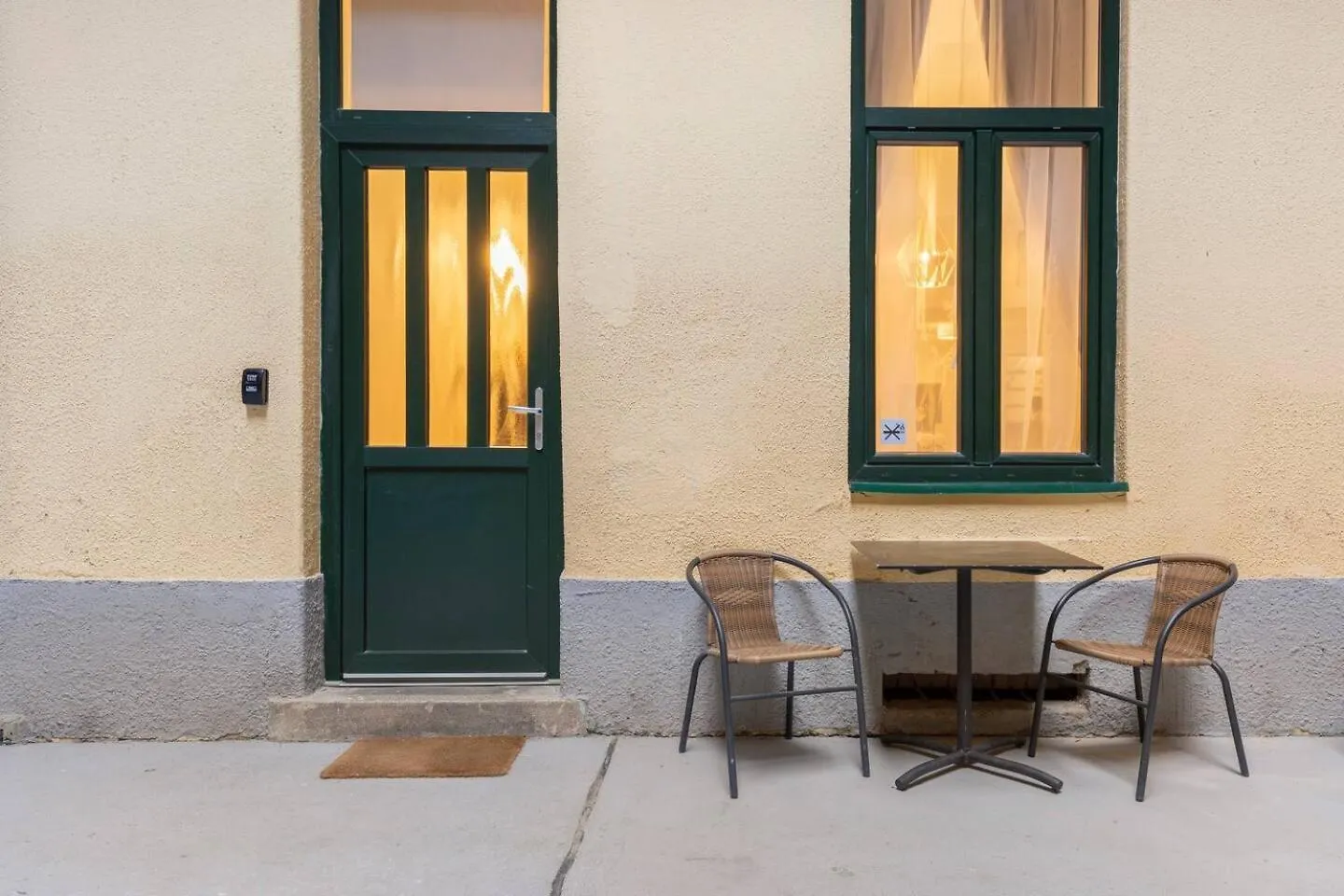 New! Central Location Flat By The Synagogue Apartment Budapest Hungary